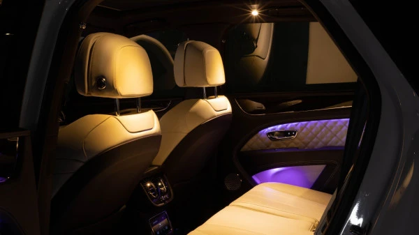 Bentley Bentayga (Beige), 2022