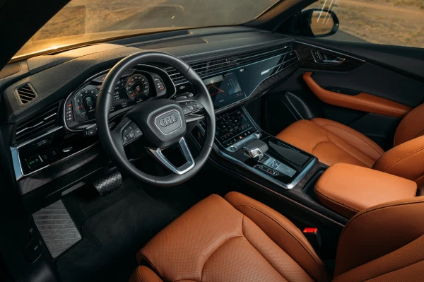 Audi Q8 (Black), 2022