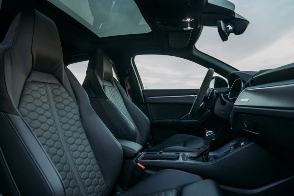 Audi RSQ3 (Schwarz), 2023