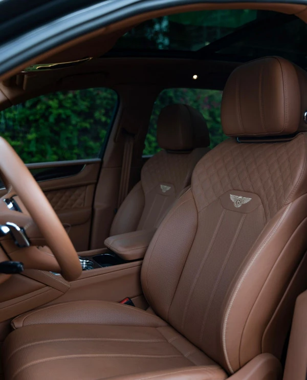 Bentley Bentayga (Black), 2021