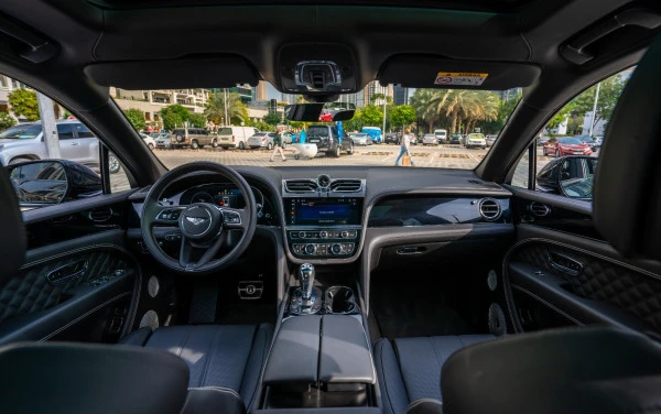 Bentley Bentayga (Black), 2022