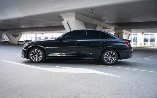 BMW 318i (Noir), 2025