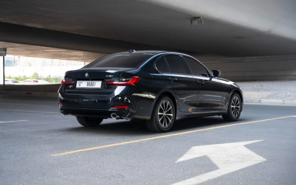 BMW 318i (Noir), 2025