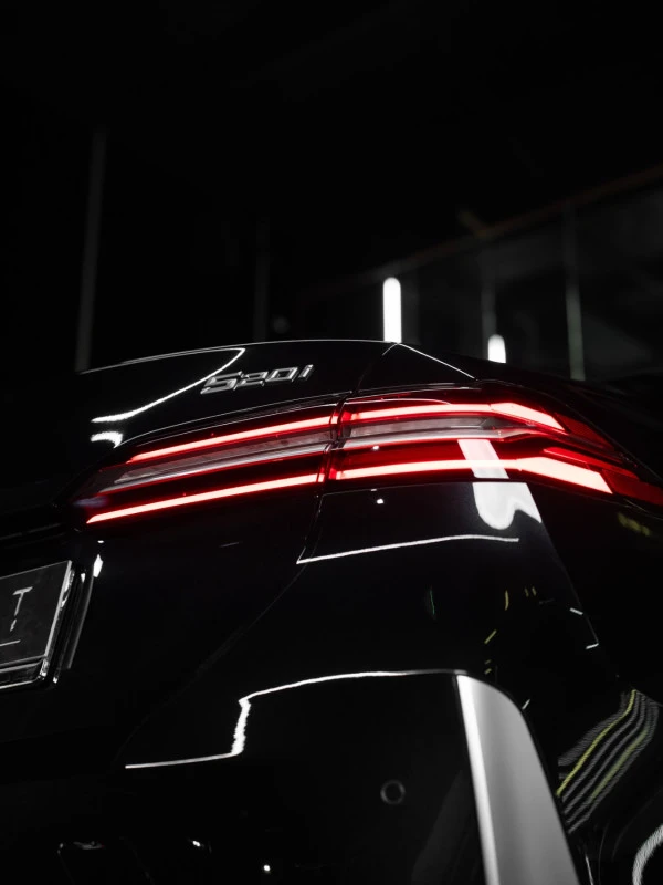 BMW 520i (Black), 2025