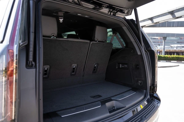 Cadillac Escalade (Black), 2025