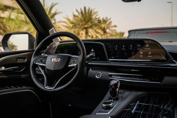 Cadillac Escalade Platinum Fully Loaded (Black), 2021