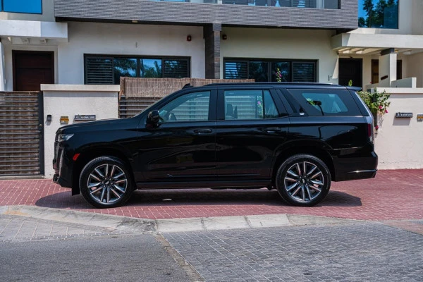 Cadillac Escalade Platinum Fully Loaded (Black), 2021