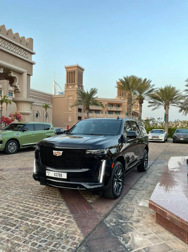 Cadillac Escalade Platinum S (Black), 2021