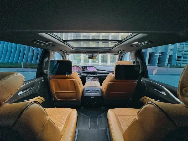 Cadillac Escalade (Black), 2021