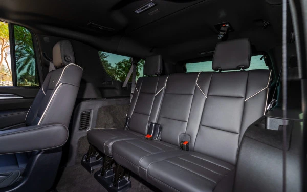 Cadillac Escalade (Negro), 2025