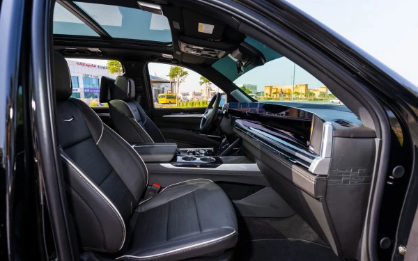 Cadillac Escalade (Negro), 2025
