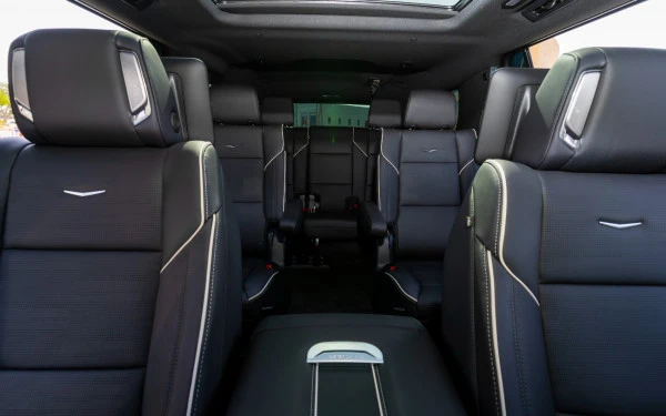 Cadillac Escalade (Negro), 2025
