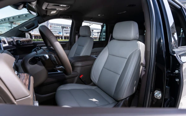 Chevrolet Tahoe (Black), 2025