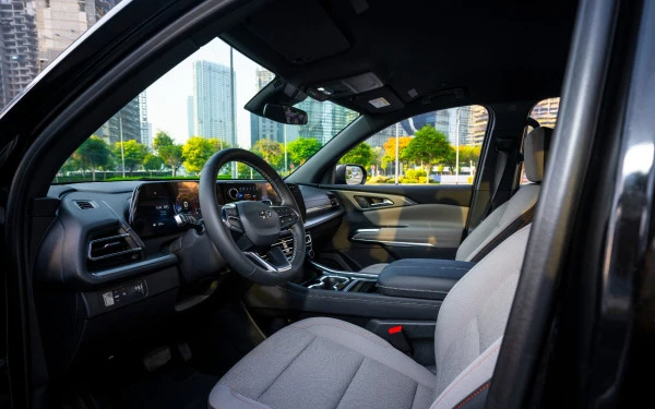 Chevrolet Traverse (Black), 2025