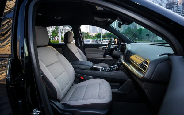 Chevrolet Traverse (Black), 2025