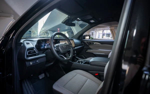 Chevrolet Traverse (Black), 2025