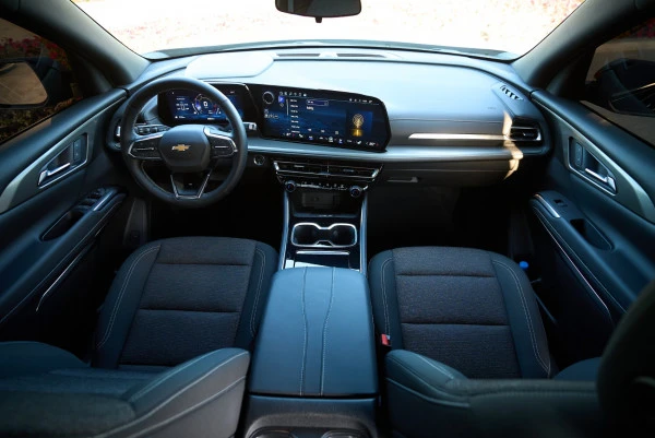 Chevrolet Traverse (Black), 2025