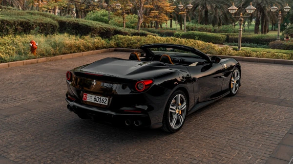 Ferrari Portofino Rosso (Negro), 2022