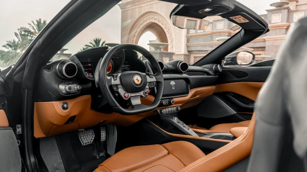 Ferrari Portofino Rosso (Negro), 2022