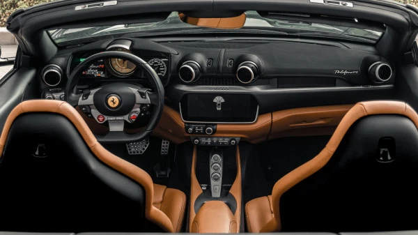 Ferrari Portofino Rosso (Negro), 2022
