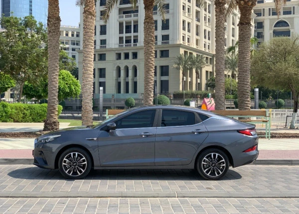 JAC J7 (Black), 2026