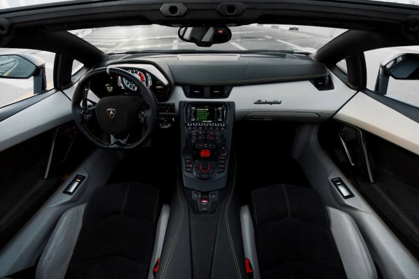 Lamborghini Aventador Roadster (Black), 2018