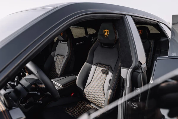 Lamborghini Urus MY20 (Black), 2025