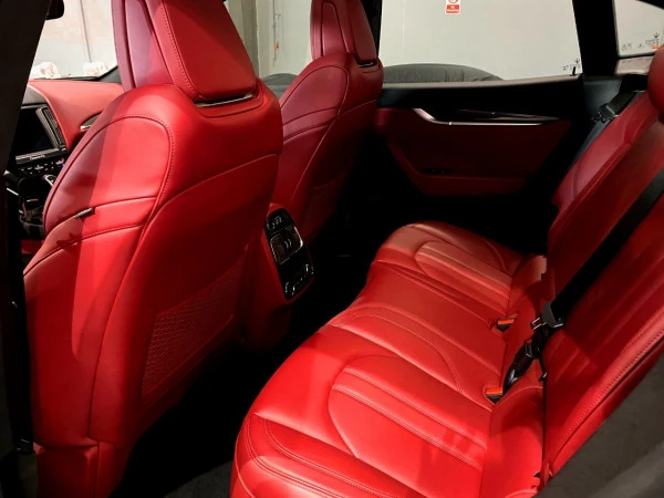 Maserati Levante (Black), 2019