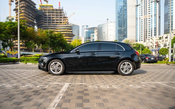 Mercedes A220 (Black), 2024