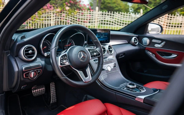 Mercedes C300 (Black), 2020