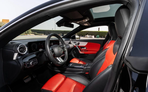 Mercedes CLA250 (Schwarz), 2024
