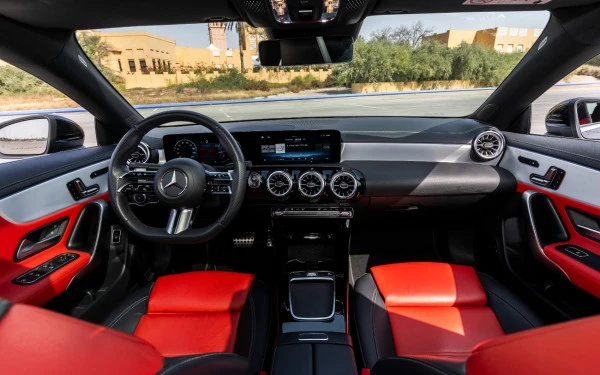 Mercedes CLA250 (Schwarz), 2024