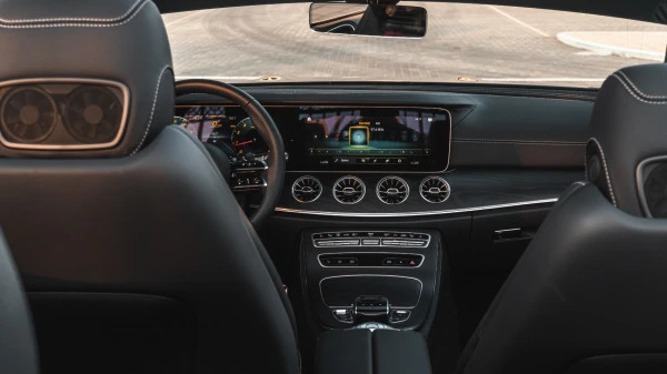 Mercedes E200 (Black), 2023