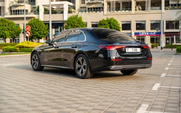 Mercedes E200 (Black), 2025