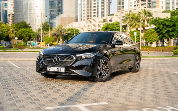 Mercedes E200 (Black), 2025