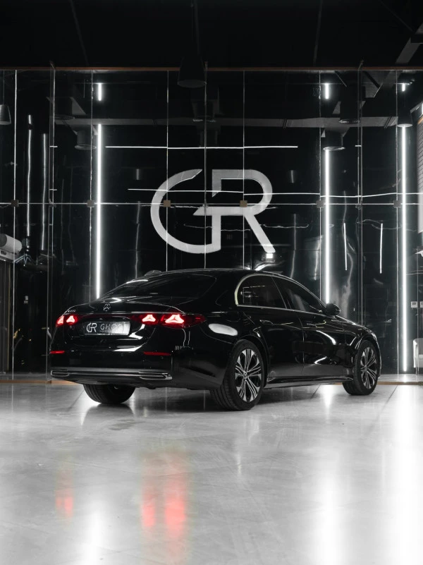 Mercedes E200 (Black), 2025