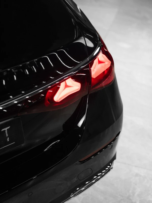 Mercedes E200 (Black), 2025