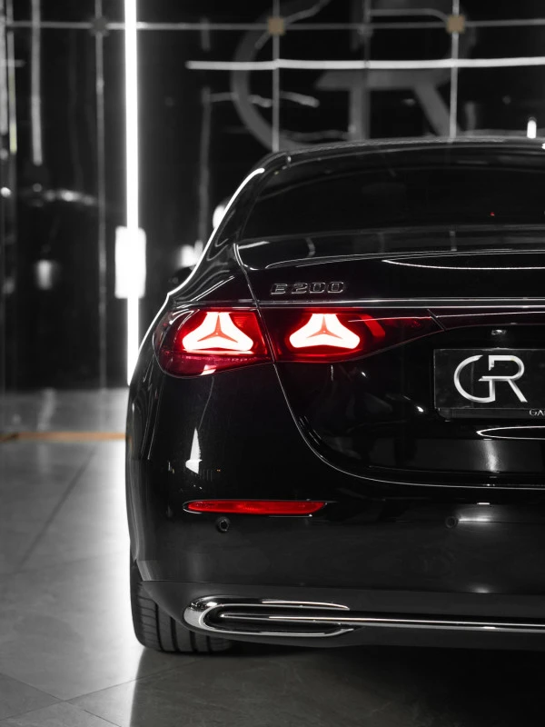 Mercedes E200 (Black), 2025