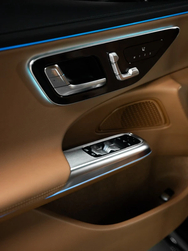 Mercedes E200 (Black), 2025