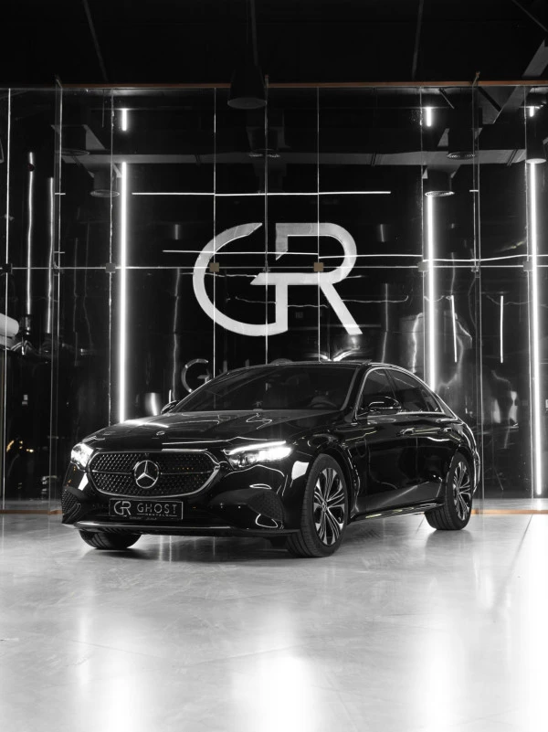 Mercedes E200 (Black), 2025