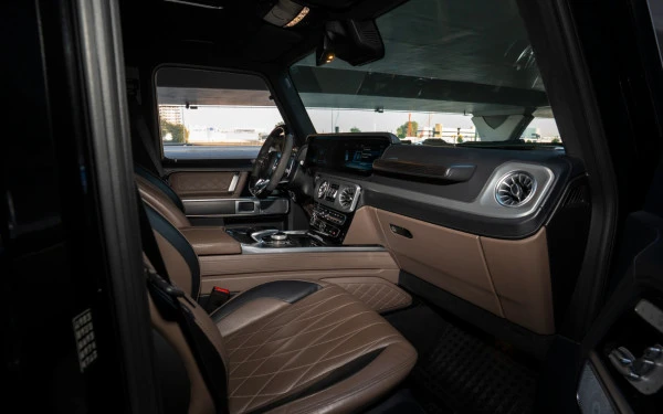 Mercedes G63 AMG (Black), 2023
