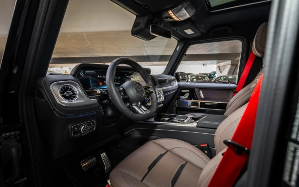 مرسيدس G63 AMG (أسود), 2025