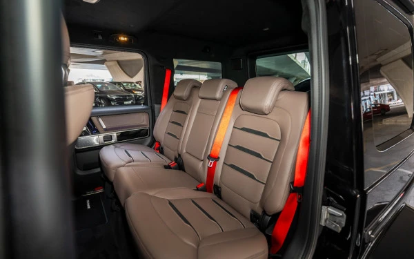 مرسيدس G63 AMG (أسود), 2025