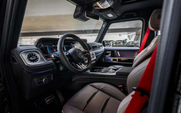 مرسيدس G63 AMG (أسود), 2025