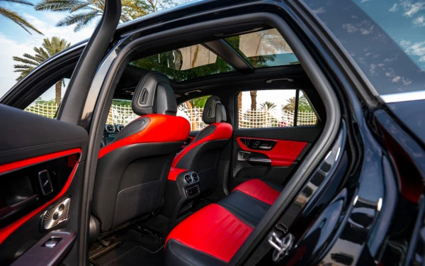 Mercedes GLC 200 SUV (Black), 2024