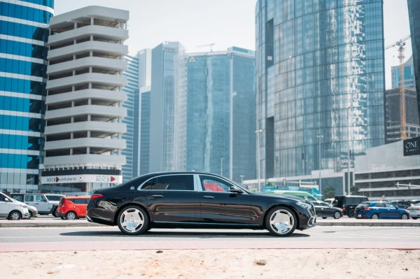 Mercedes Maybach S580 (Black), 2023
