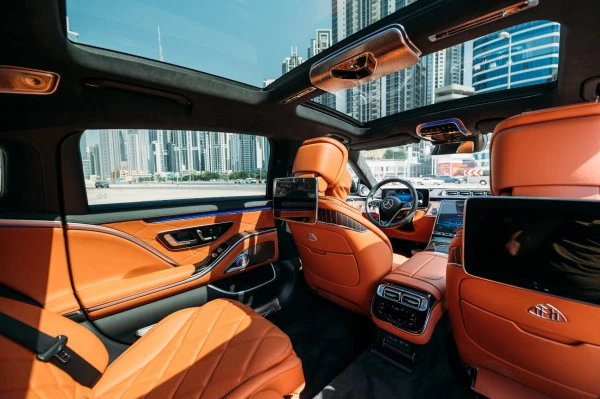 Mercedes Maybach S580 (Black), 2023