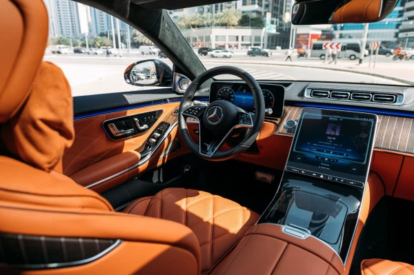 Mercedes Maybach S580 (Black), 2023