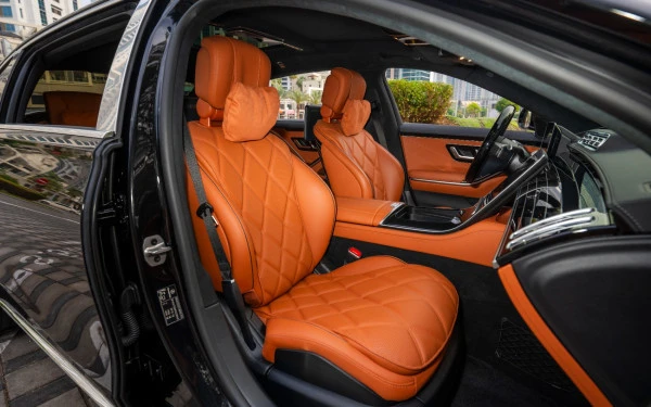 Mercedes Maybach S580 (Black), 2023