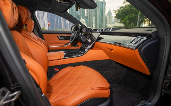 Mercedes Maybach S580 (Black), 2023